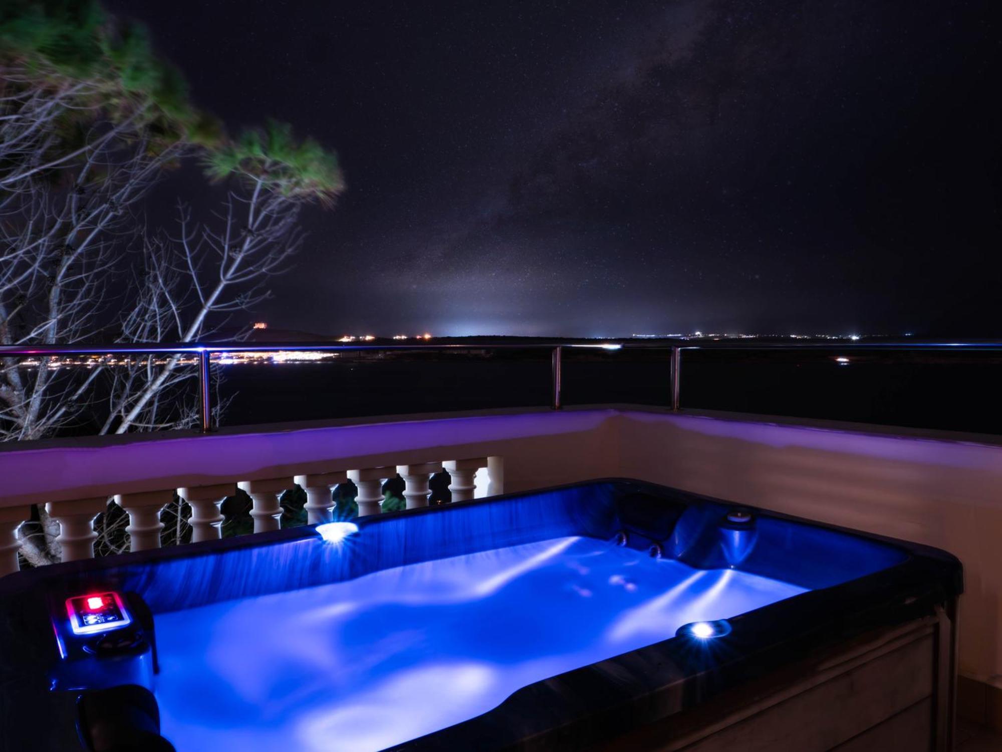 Villa Palma - Sunset Sea Views With Pool, Jacuzzi, Sauna And Games Room Mellieħa Exterior foto